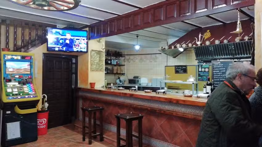 Bar Mes&oacute;n Las Ruedas