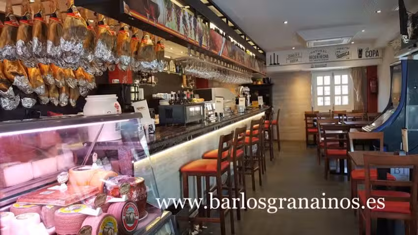 Bar Mes&oacute;n Los Granainos de Herrera Oria 248