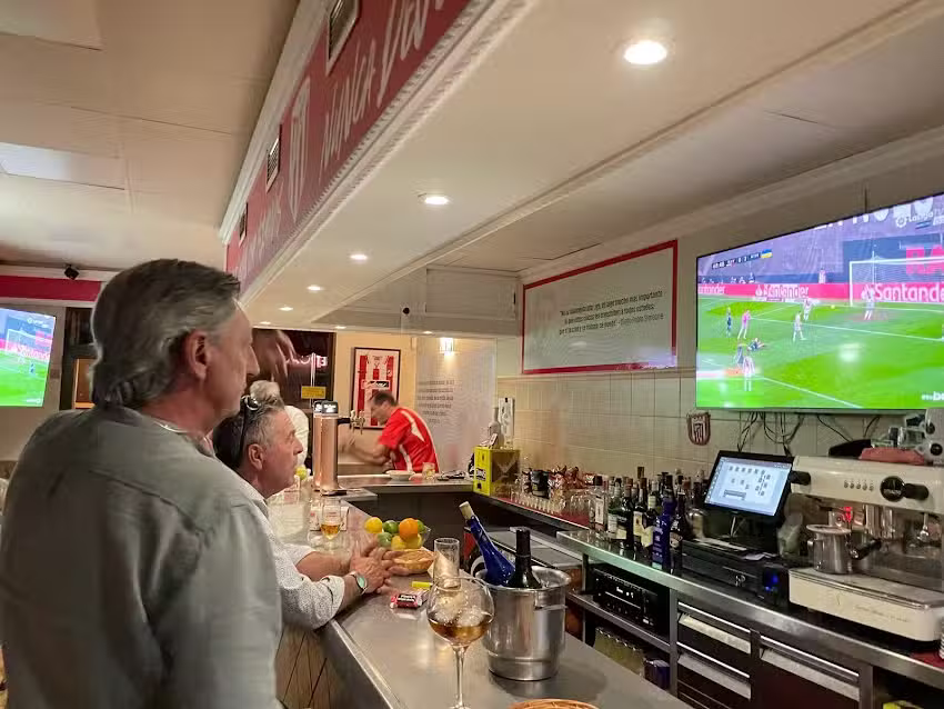 BAR METROPOLITANO