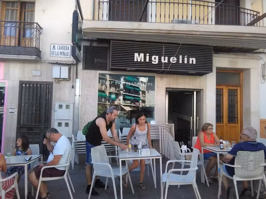 Bar Miguel&iacute;n