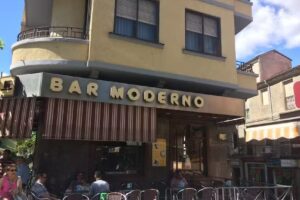 Bar Moderno