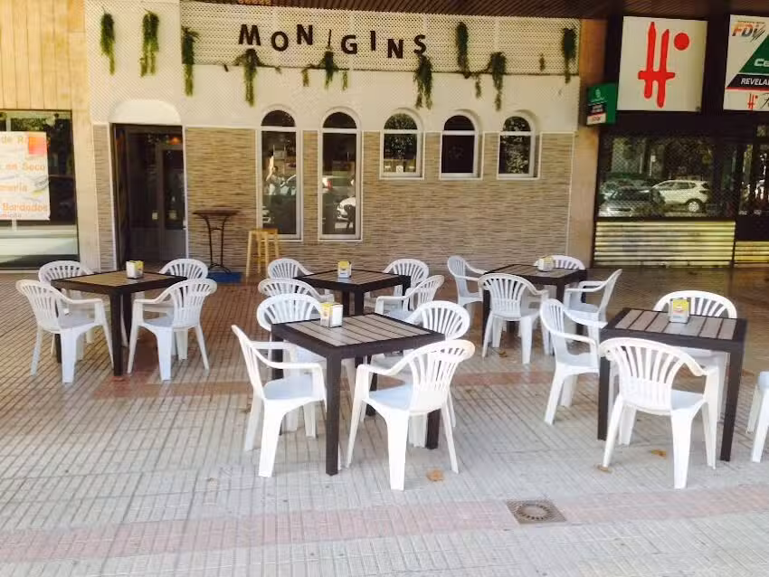Bar MONIGINS