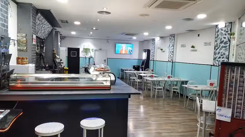 Bar Montalb&aacute;n