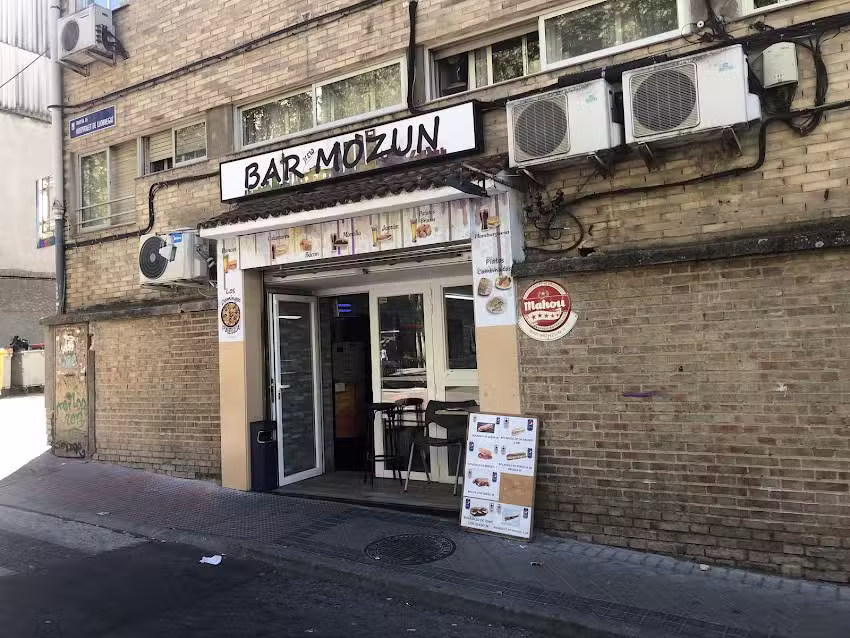 Bar Mozun