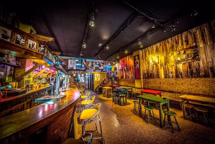 Bar Naski