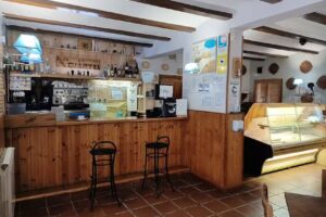 BAR , PANADERÍA EL CUARTEL