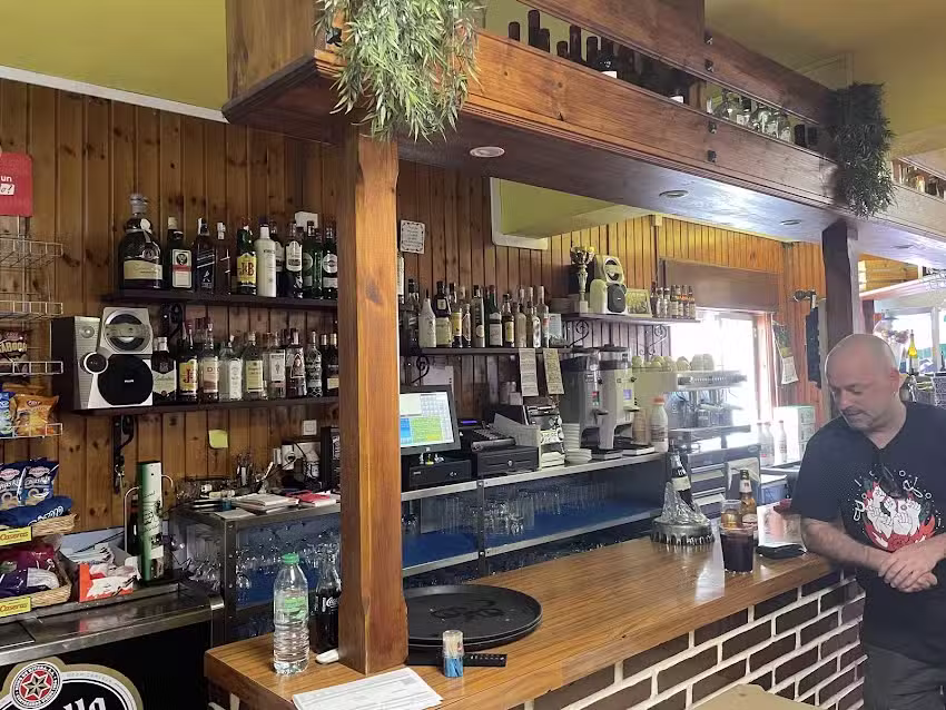 Bar Parrila La Tilar