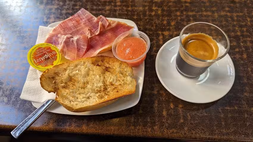 Bar Patio San Eloy &ndash; Las Columnas