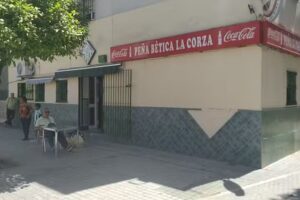 Bar Pe&ntilde;a B&eacute;tica La Corza