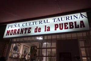 Bar Pe&ntilde;a Taurina Morante de La Puebla