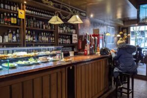Bar Plan B