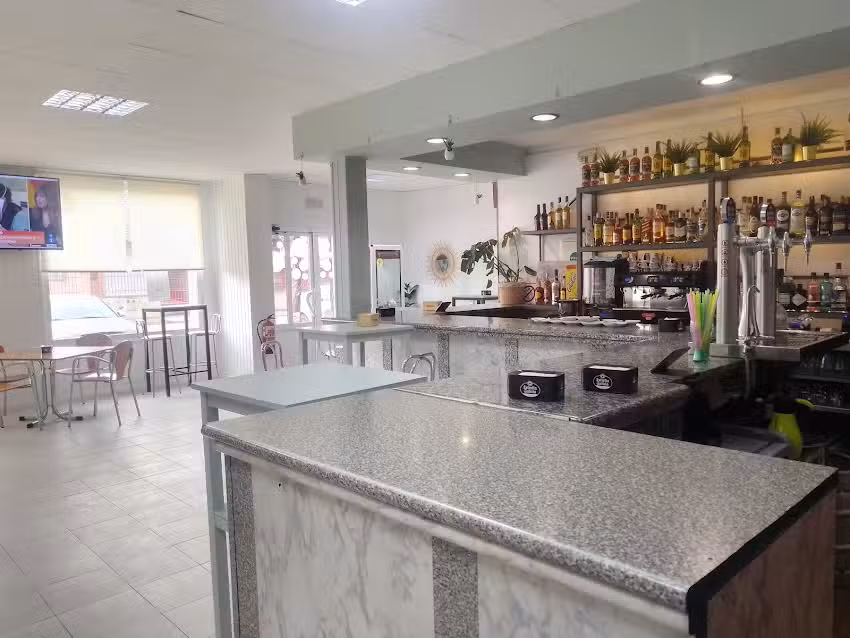 Bar Ponme una&hellip;