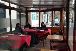 Bar Pulper&iacute;a Cares