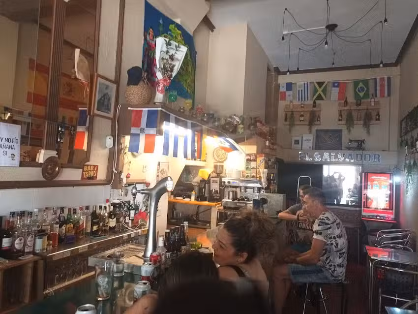 Bar &ndash; Pupuser&iacute;a Rinc&oacute;n Latino
