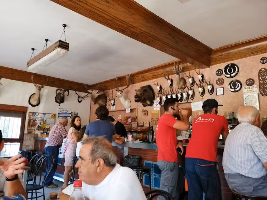 BAR Quesos y Jamones de Naharros.
