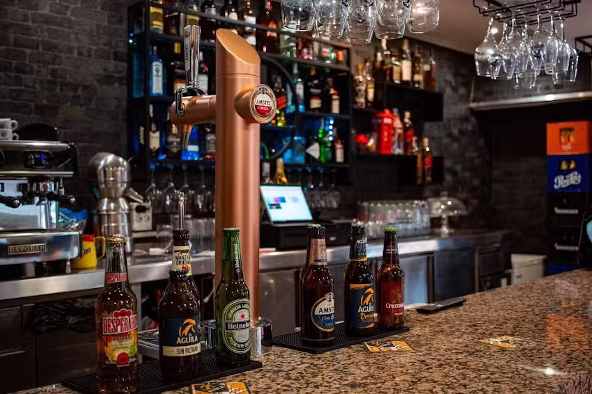 Bar Raices y Tapas de Leo&acute;s