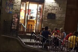 Bar Restaurant Cant&agrave;bric