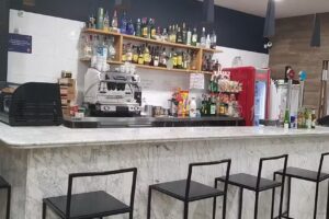 Bar &ndash; Restaurant &laquo;Els Ocellaires&raquo; (Los pajaritos)