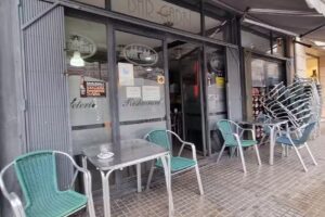 Bar Restaurant Garb&iacute;