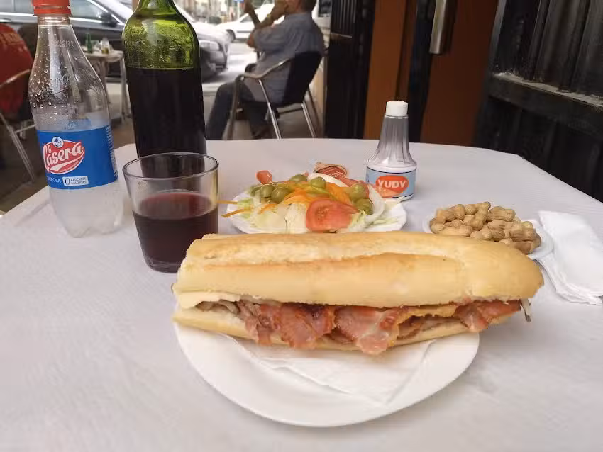 Bar Restaurant &laquo;L&rsquo;eixida&raquo;