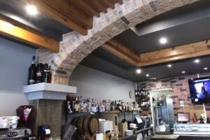 Bar Restaurant La Pla&ccedil;a/ gr5 /antic caf&egrave; d&rsquo;abaix