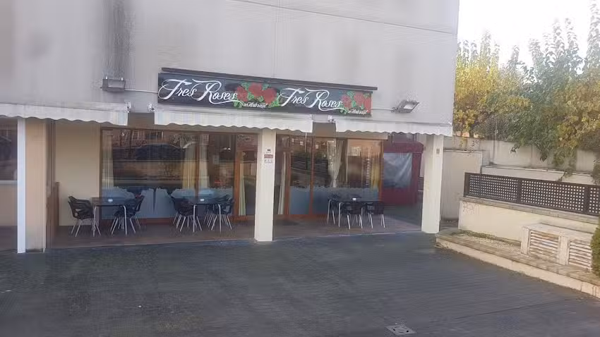 Bar Restaurant Tres Roses