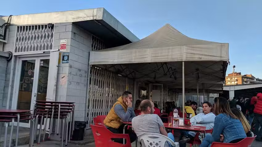 Bar-Restaurante Campo de F&uacute;tbol Industrial