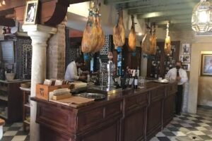 Bar restaurante Casa Rom&aacute;n