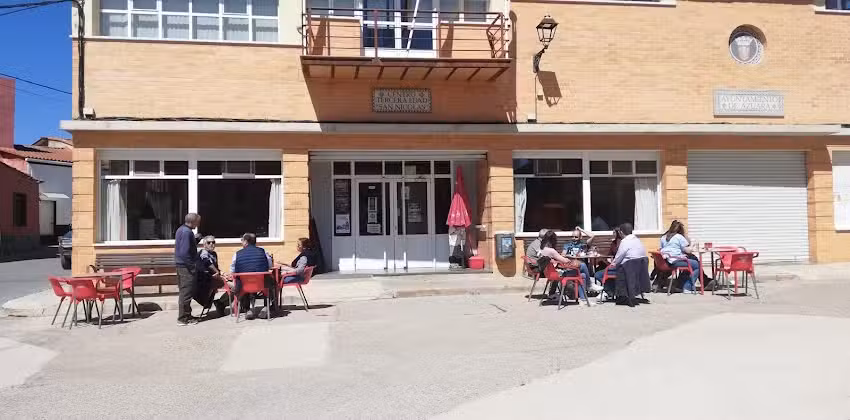 Bar Restaurante de la Tercera Edad Azuara