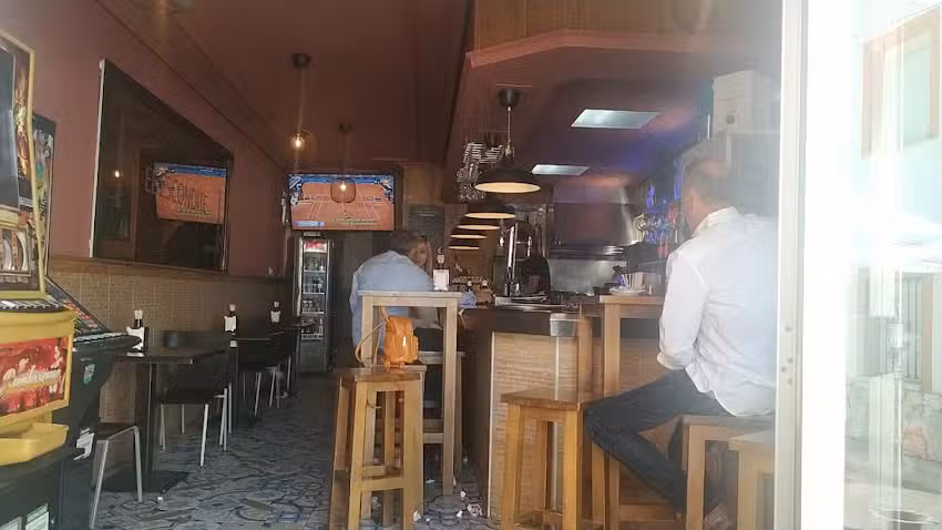 Bar restaurante El Escondite