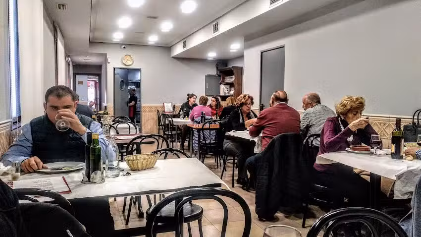 Bar Restaurante Est&eacute;banez