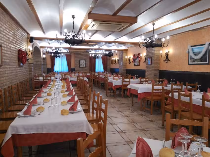 Bar restaurante Fog&oacute;n Rojas
