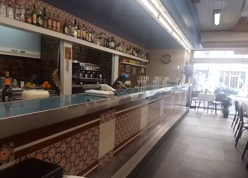 Bar Restaurante Gin&eacute;s