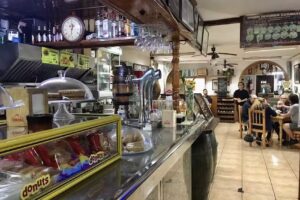 Bar restaurante Hermanos Cairos