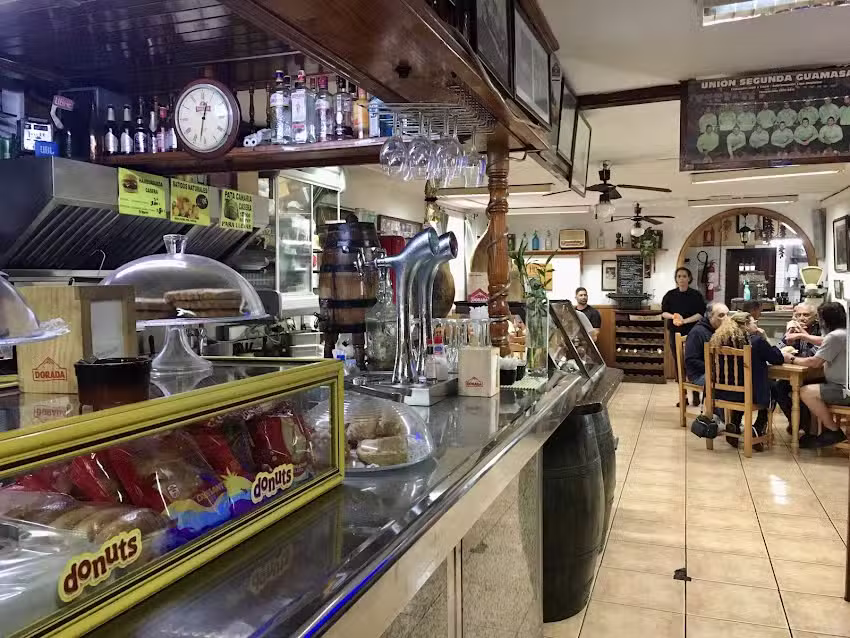 Bar restaurante Hermanos Cairos