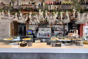 Bar &ndash; restaurante Kardeo 14