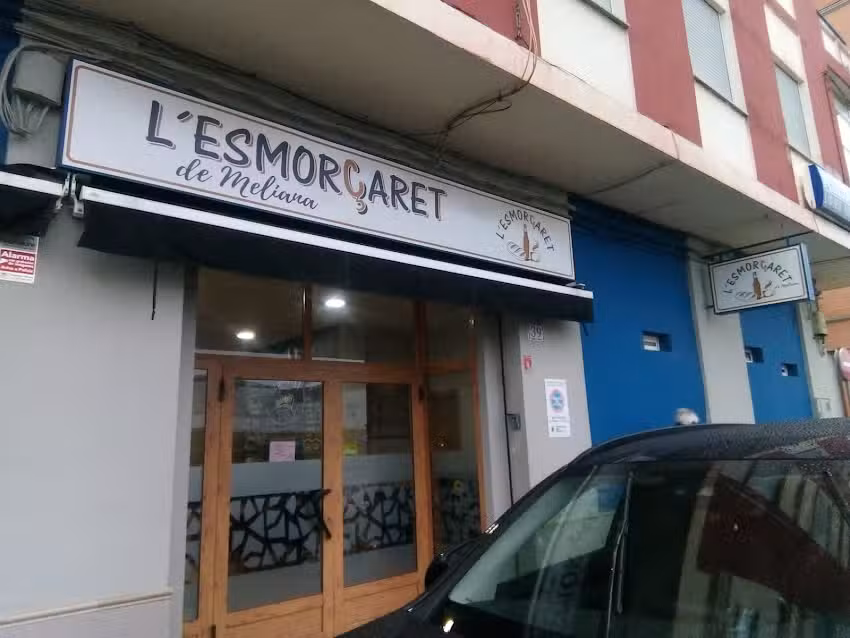 Bar restaurante L&rsquo;esmor&ccedil;aret de meliana