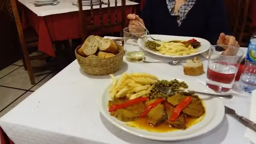 Bar Restaurante La Estaci&oacute;n &ndash; La Colorada