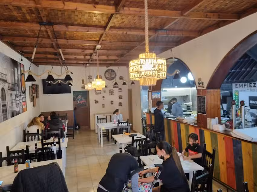 Bar restaurante La Peatonal Rivera