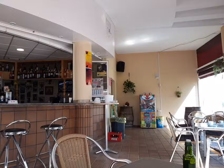 Bar Restaurante La piscina & Terraza Level