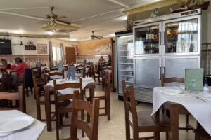 Bar restaurante Las Ca&ntilde;as