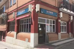 Bar Restaurante Latino LA CUEVA