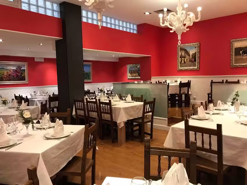 Bar Restaurante Los Candiles de To&ntilde;o