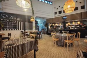 Bar restaurante Mercaito Manolo Juli&aacute;