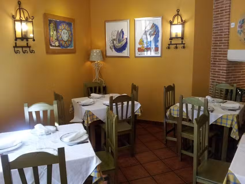 Bar restaurante Mes&oacute;n El Sol