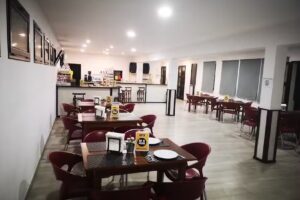 Bar-restaurante piscina bienvenida