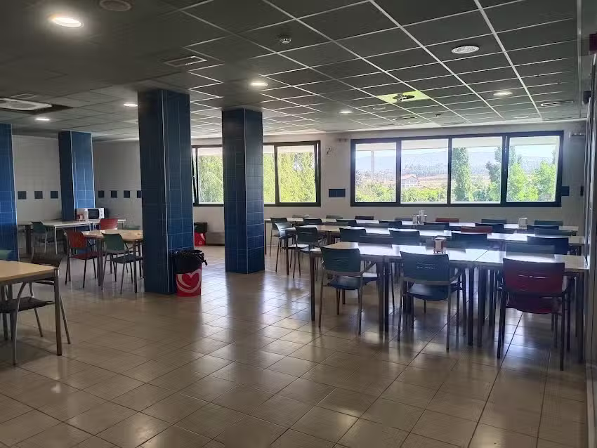 Bar &ndash; restaurante Piscinas de Echavacoiz