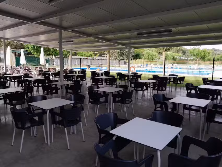 Bar Restaurante Piscinas de el Ari&ntilde;o