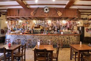 Bar Restaurante y Alojamiento La Parra