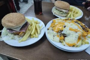 Bar Roberto &ndash; &laquo;Pe&ntilde;a Los Hacha&raquo;